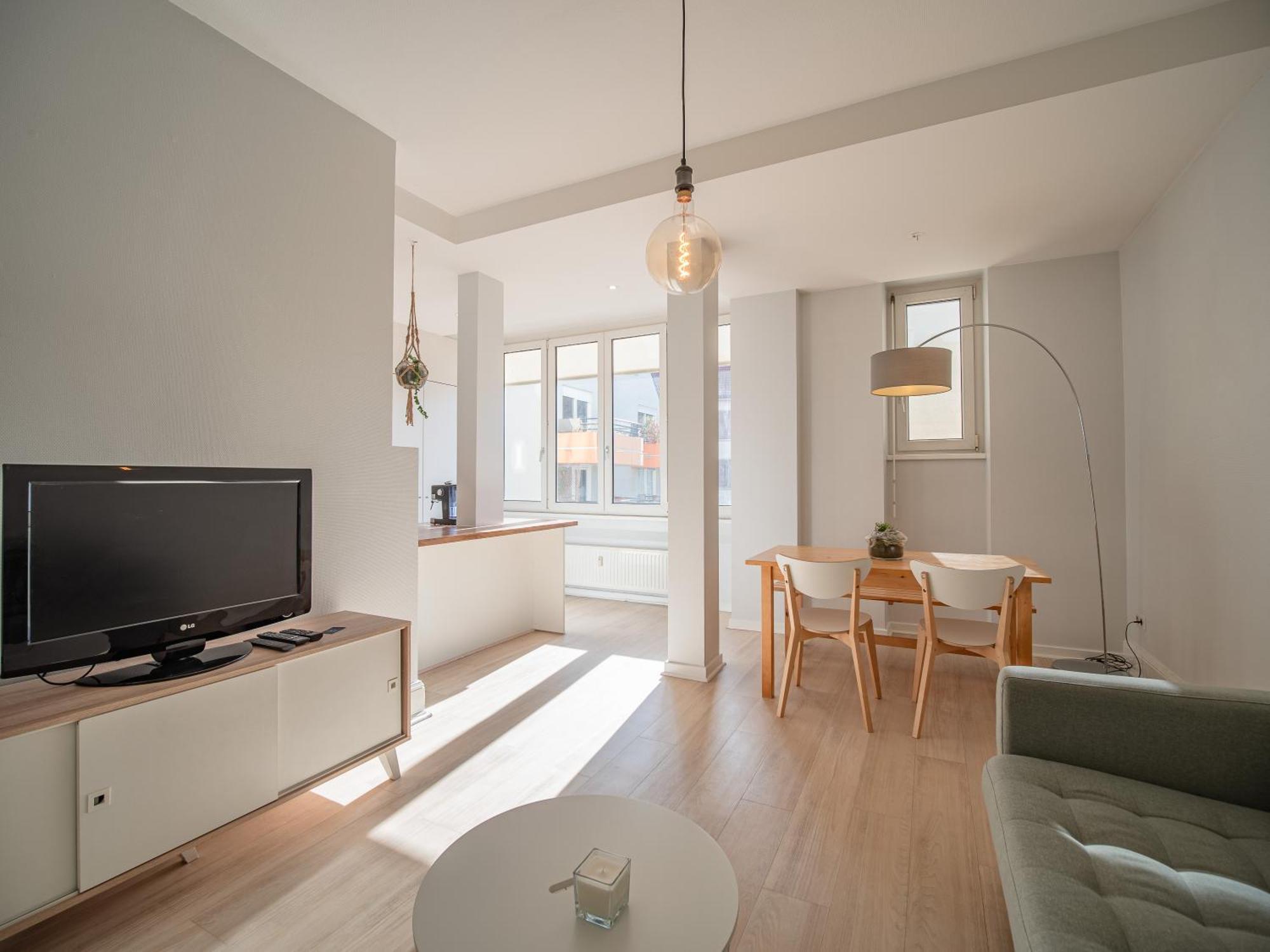 A Vos Pieds, Moderne Et Lumineux Strasbourg